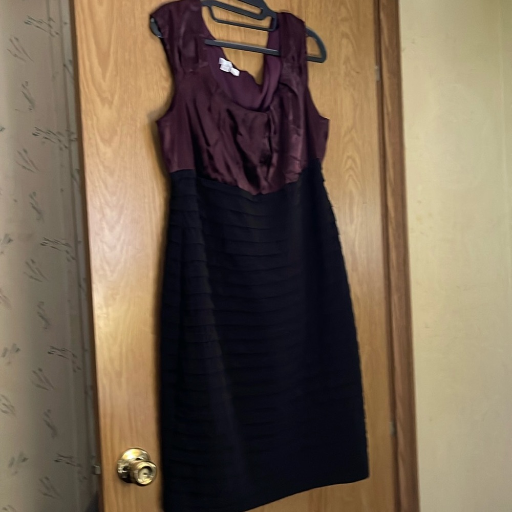 Dress two tone Burgundy and black
